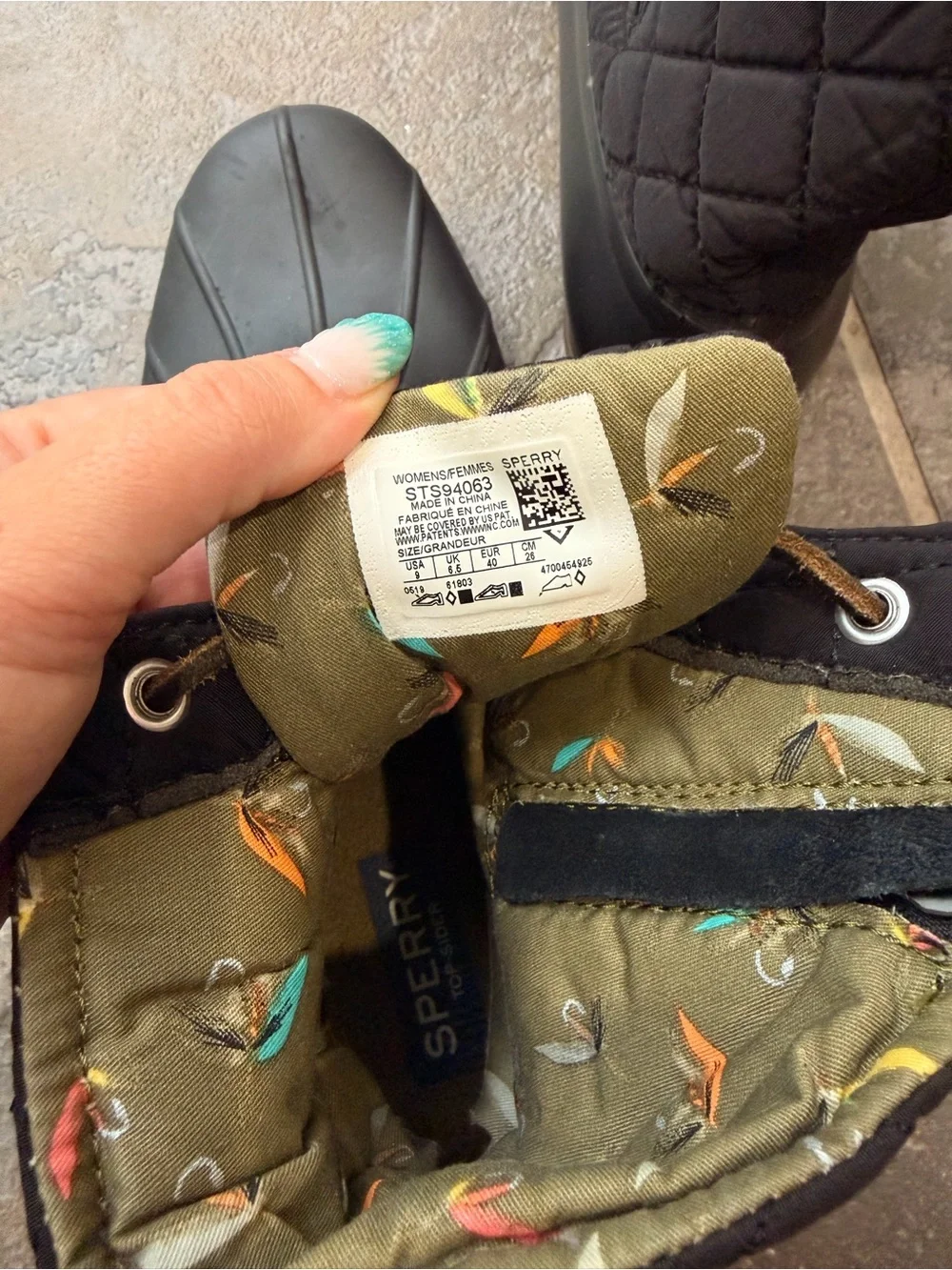 Sperry Women’s Black Quilted Waterproof Duck Boots